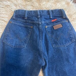 Wrangler Men's Deep Blue Relaxed Jeans